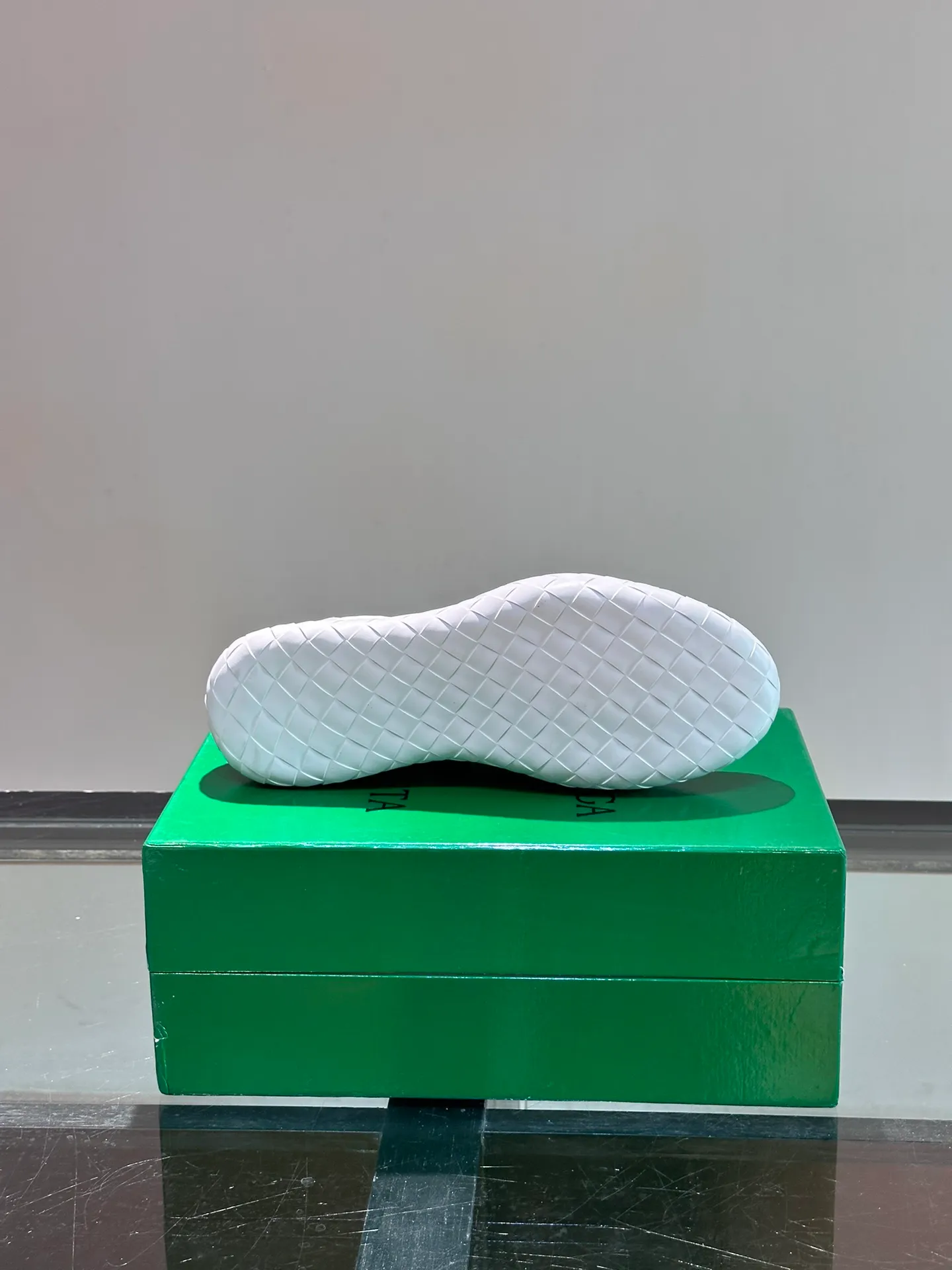 Factory price 438💰BV/Bottega Veneta🆕New men's moral training sneakers, made of Sneaker technology nylon and suede, inspired by retro basketball shoes, a new interpretation of classic sneakers, light, comfortable and breathable summer essentials, the soles are made of classic woven texture, super recognizable, nylon suede stitching, full of texture! Size: 38-44, (45 customized)